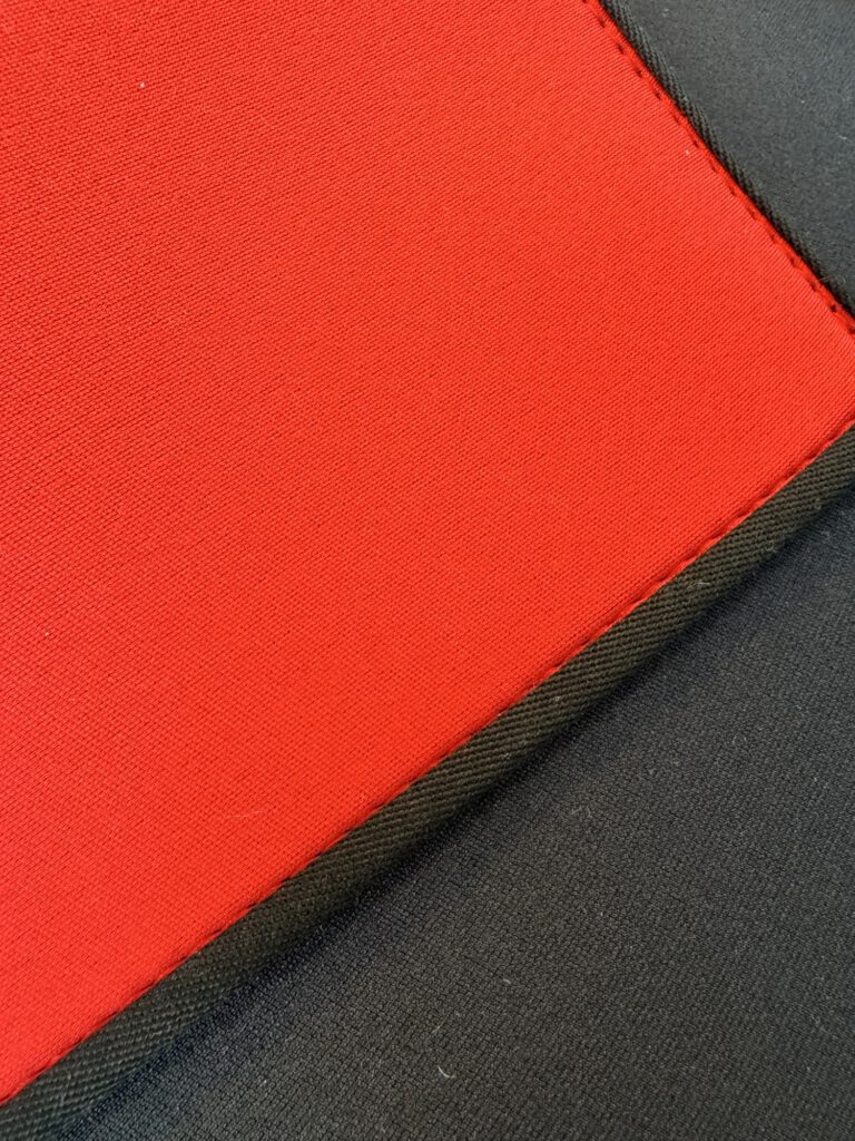 [Bild 5: Einfassung der Neoprenmatte]